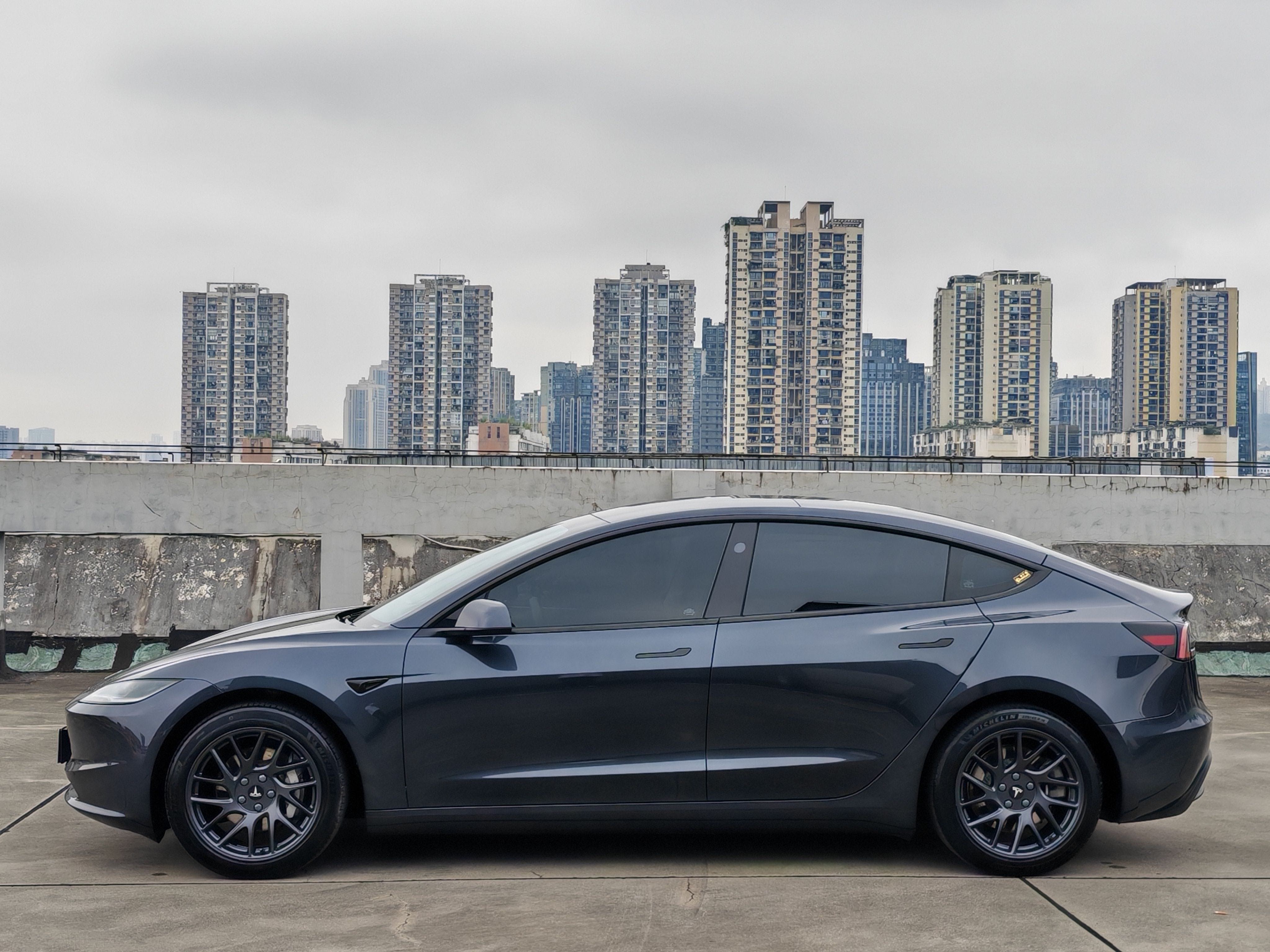 Tesla Model 3 2024 imagen de coche #3