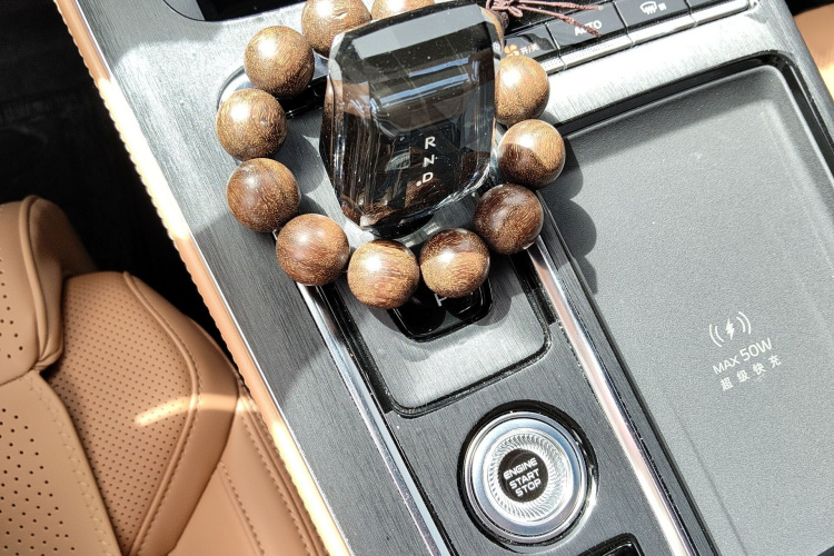 GEELY Boyue L 2025 صورة سيارة #18