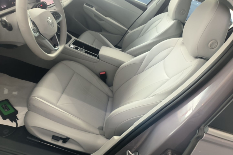 2025 car image #15
