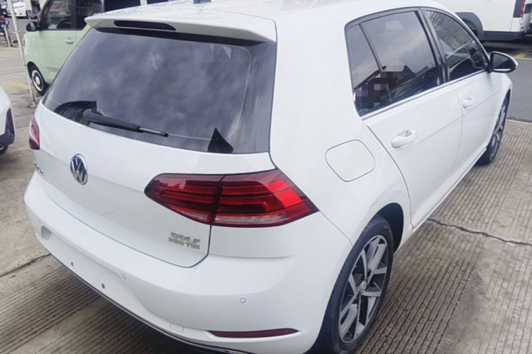 Volkswagen Golf 2020 car image #5