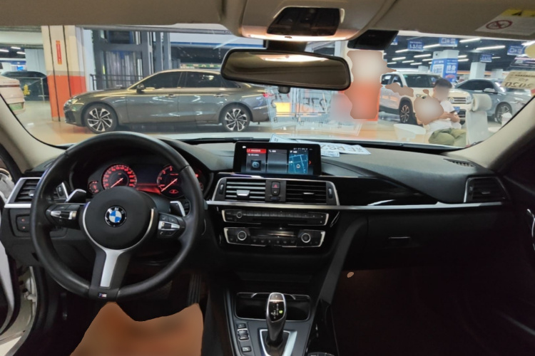 BMW 3 Series 2018 #10 BMW 3 Series 2018 car image #10