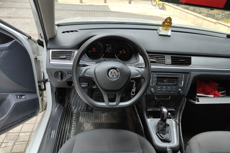 Volkswagen Bora 2017 car image #12