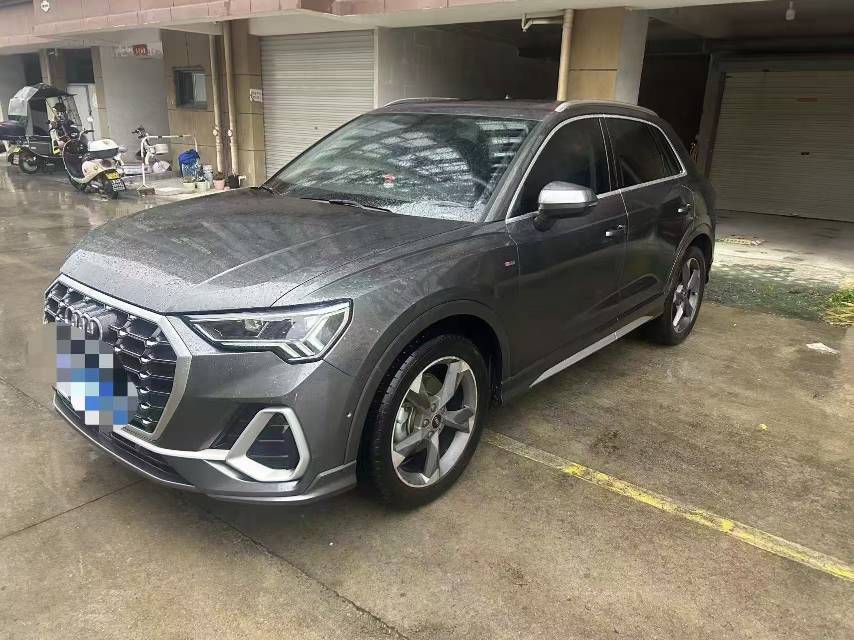 Audi Q3 2023 car image 