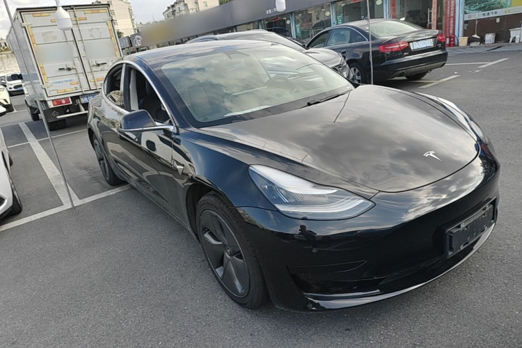 Tesla Model 3 2020 صورة سيارة #6