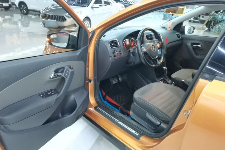 Volkswagen Polo 2016 #16 Volkswagen Polo 2016 car image #16
