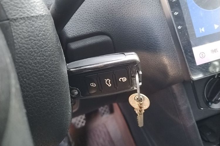 Volkswagen Polo 2018 car image #9