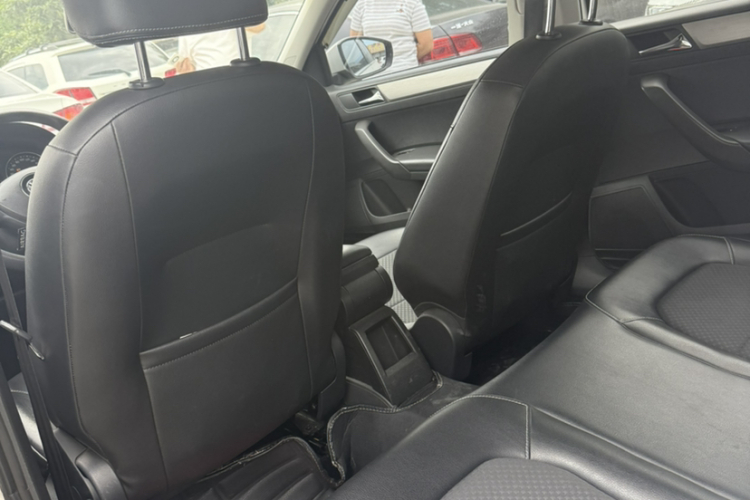 Volkswagen Santana 2016 car image #11