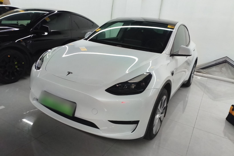 Tesla Model Y 2023 #2 Tesla Model Y 2023 car image #2
