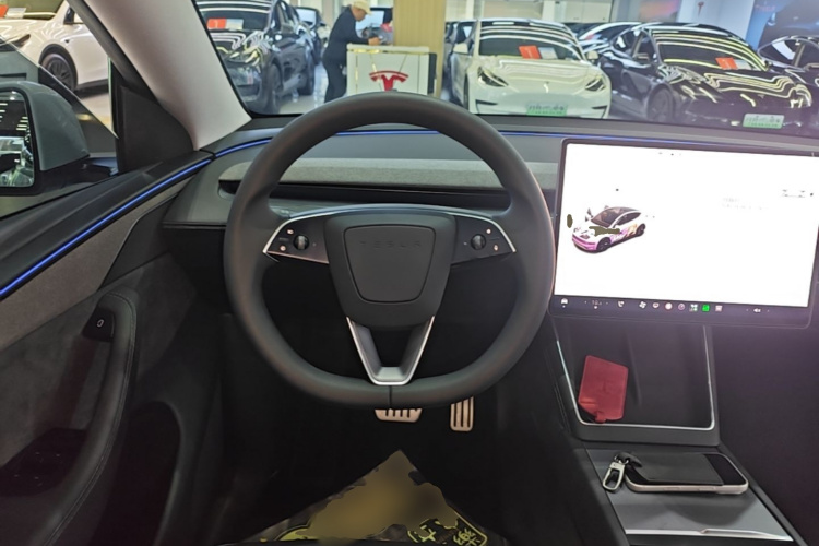 Tesla Model Y 2025 #11 Tesla Model Y 2025 car image #11