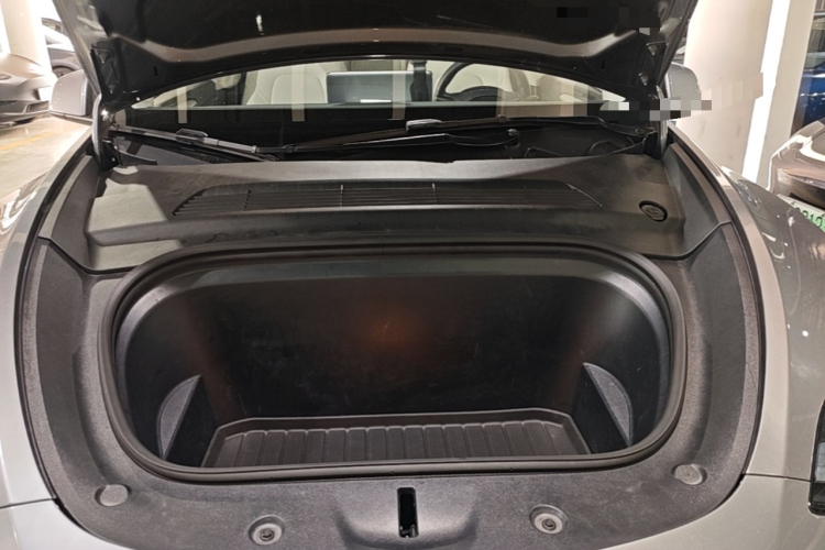 Tesla Model Y 2024 #20 Tesla Model Y 2024 car image #20