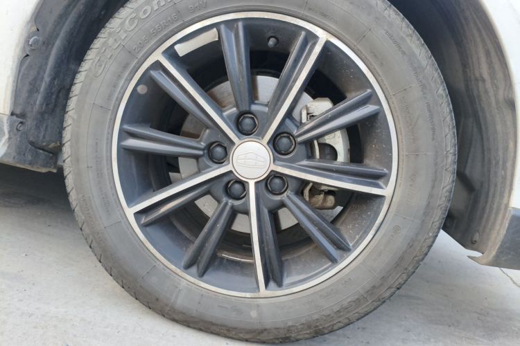 GEELY Emgrand 2015 car image #6