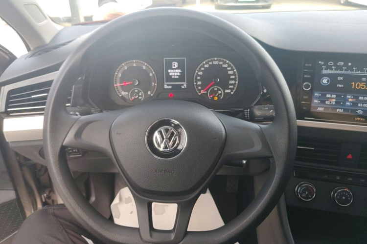 Volkswagen Bora 2019 car image #11