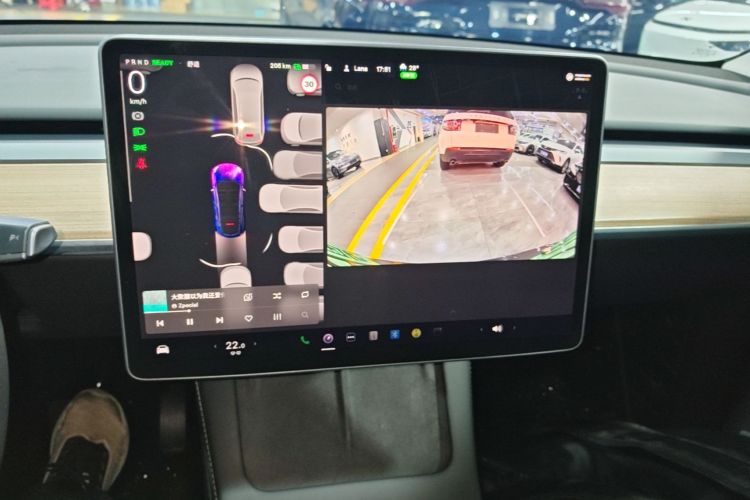 Tesla Model Y 2022 #13 Tesla Model Y 2022 car image #13