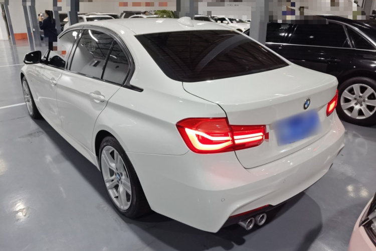BMW 3 Series 2018 car image #8