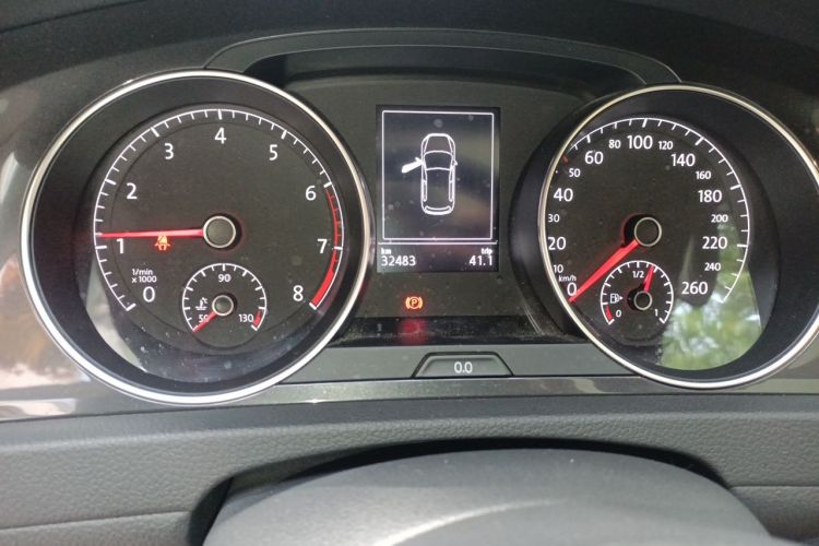 Volkswagen Golf 2018 car image #10