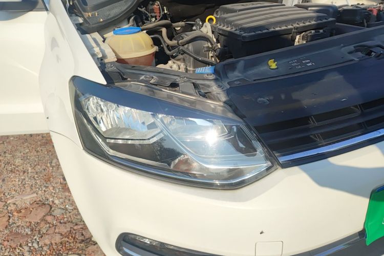 Volkswagen Polo 2016 car image #8