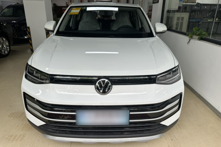 Volkswagen Tharu 2026 car image #3