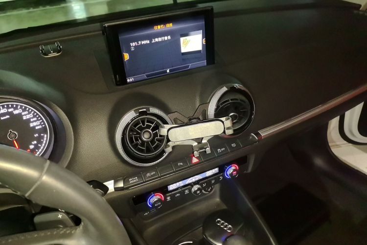 Audi A3 2017 car image #13