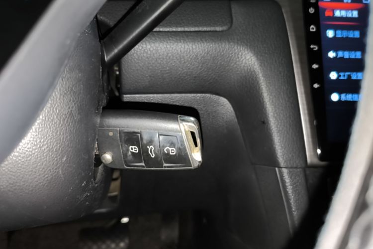 Volkswagen Golf 2018 car image #9