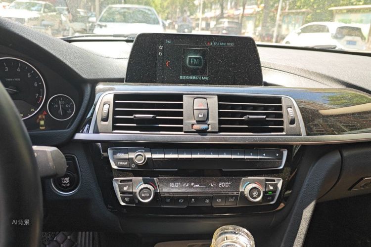 BMW 3 Series 2018 #15 BMW 3 Series 2018 car image #15