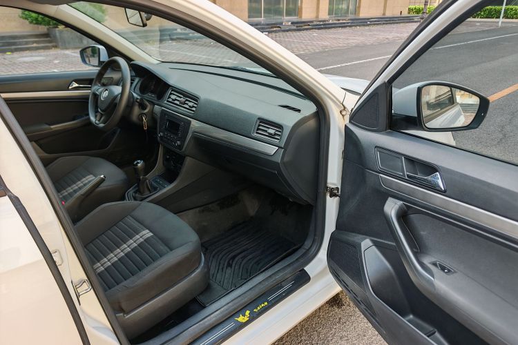 Volkswagen Lavida 2020 car image #15