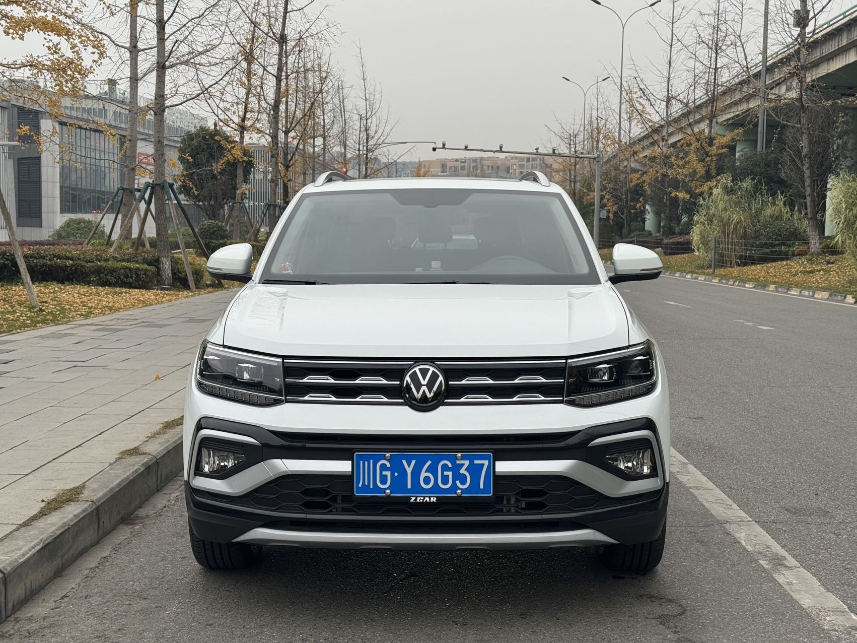 Volkswagen T-Cross 2024 car image #2
