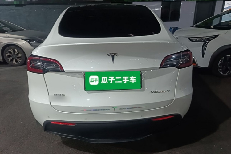 Tesla Model Y 2023 car image #6