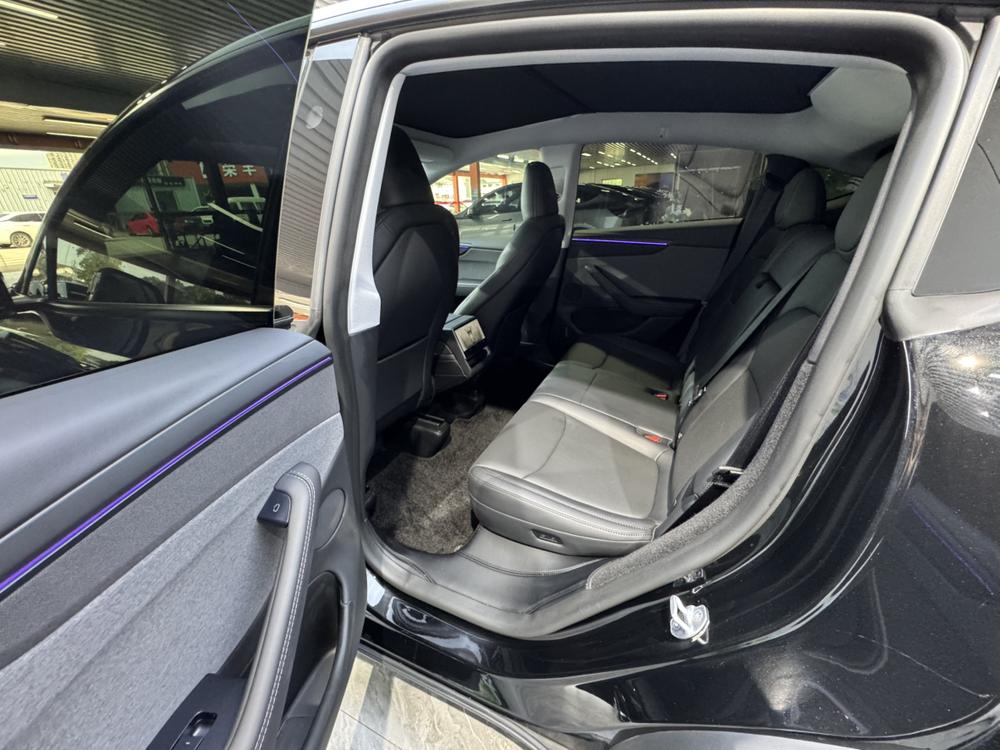 Tesla Model Y 2025 #14 Tesla Model Y 2025 car image #14