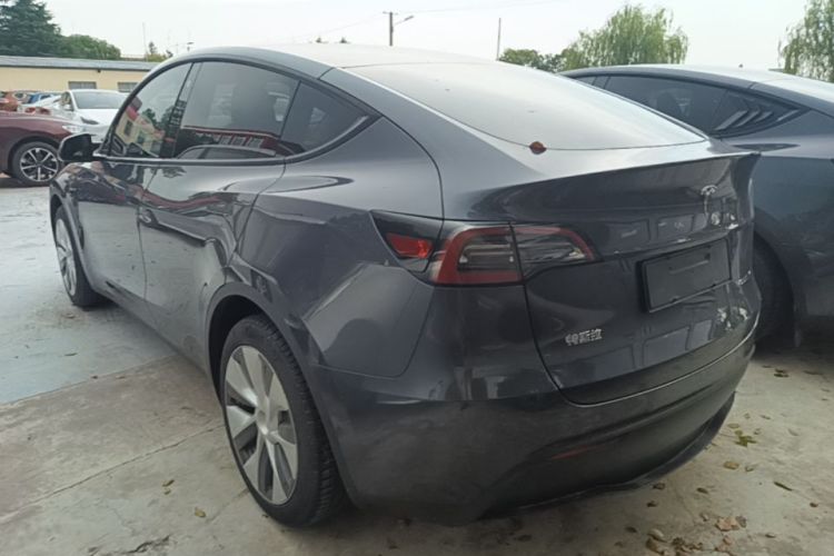 Tesla Model Y 2022 #5 Tesla Model Y 2022 car image #5