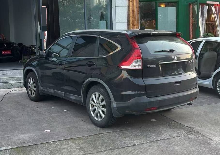 2012 car image #3