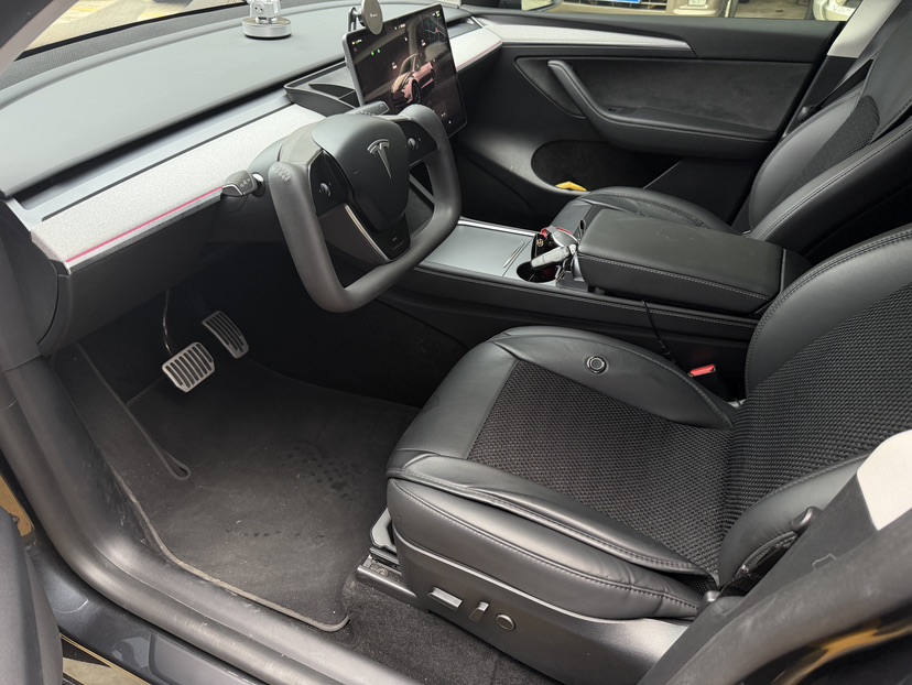 Tesla Model Y 2024 car image #7