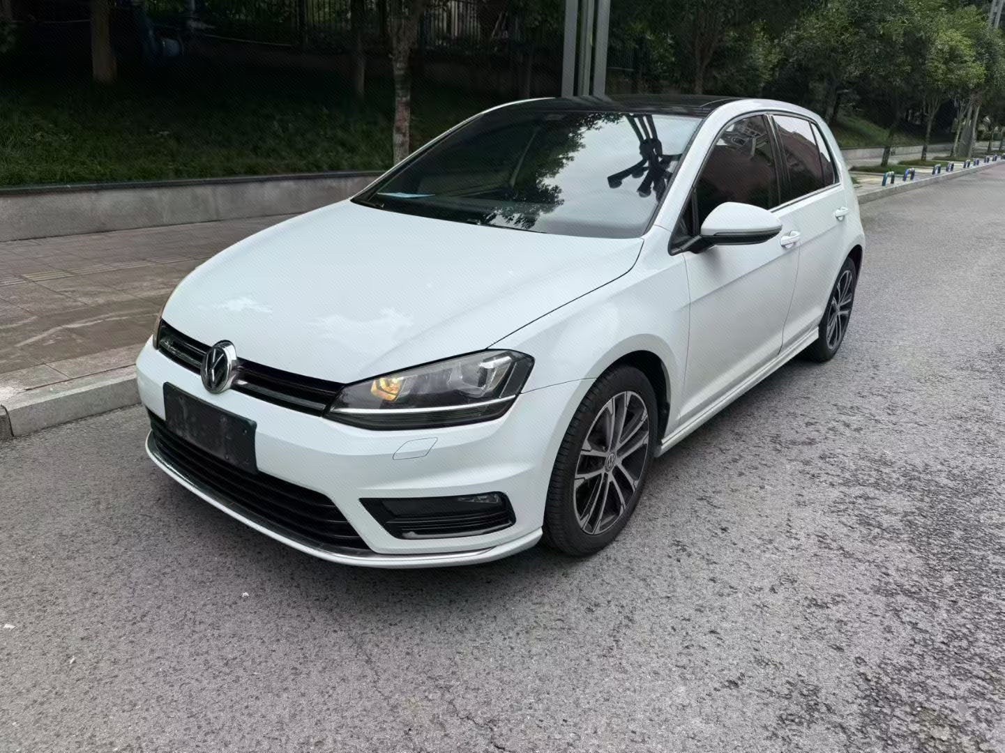Volkswagen Golf 2017 Volkswagen Golf 2017 car image