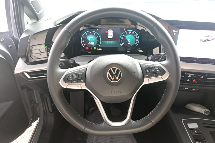 Volkswagen Golf 2025 #11 Volkswagen Golf 2025 car image #11