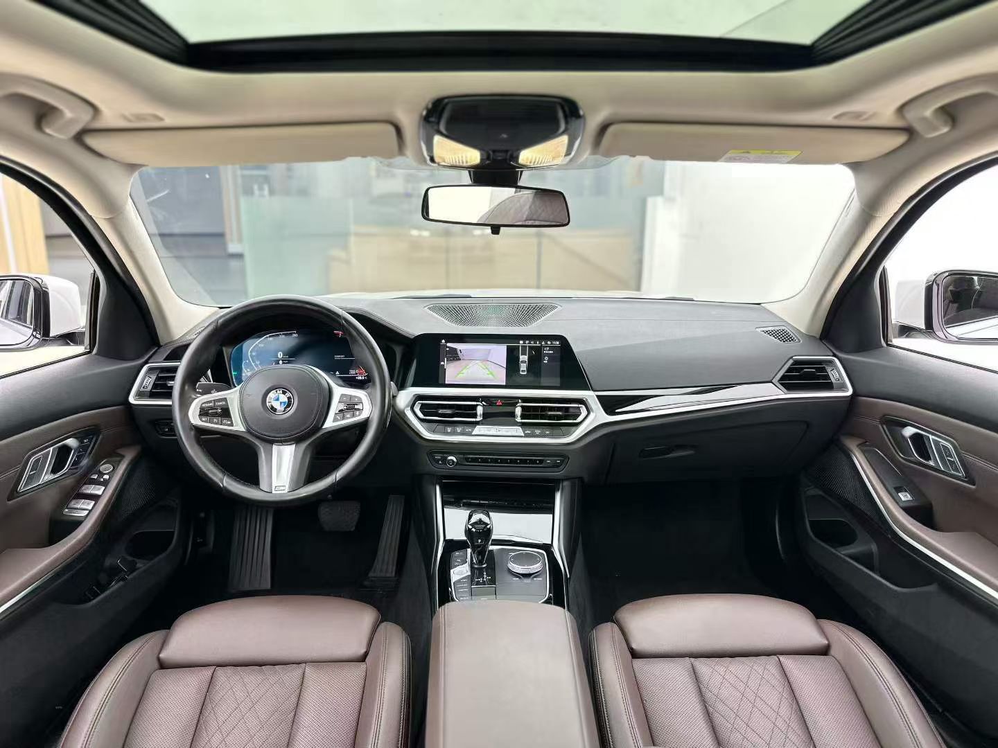 BMW 3 Series 2022 immagine di auto #9