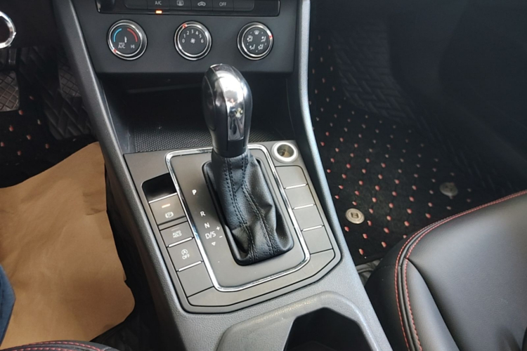 Volkswagen Bora 2019 car image #14