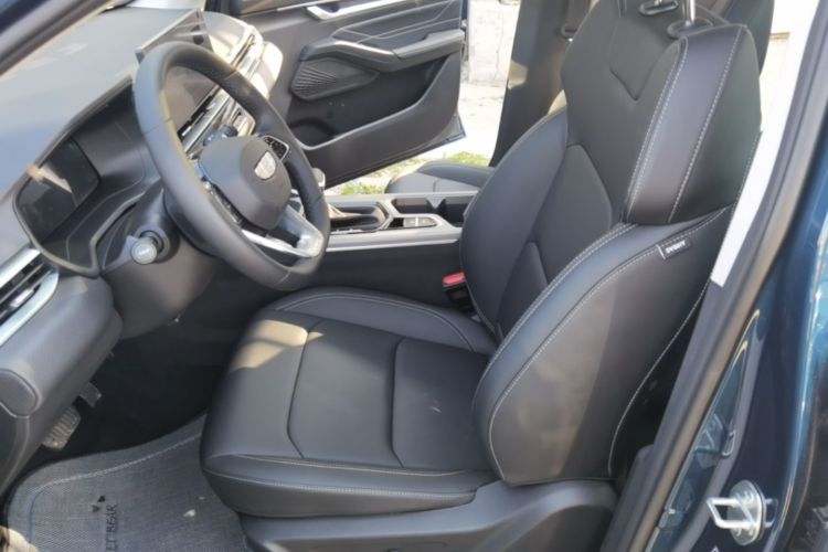 GEELY Emgrand 2026 #15 GEELY Emgrand 2026 car image #15