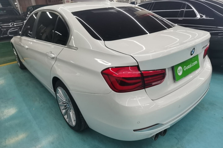 BMW 3 Series 2018 #7 BMW 3 Series 2018 car image #7