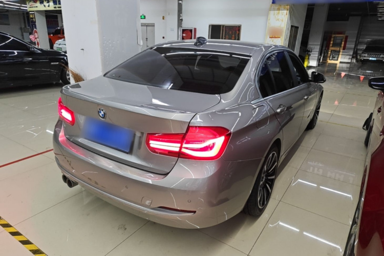 BMW 3 Series 2018 car image #7