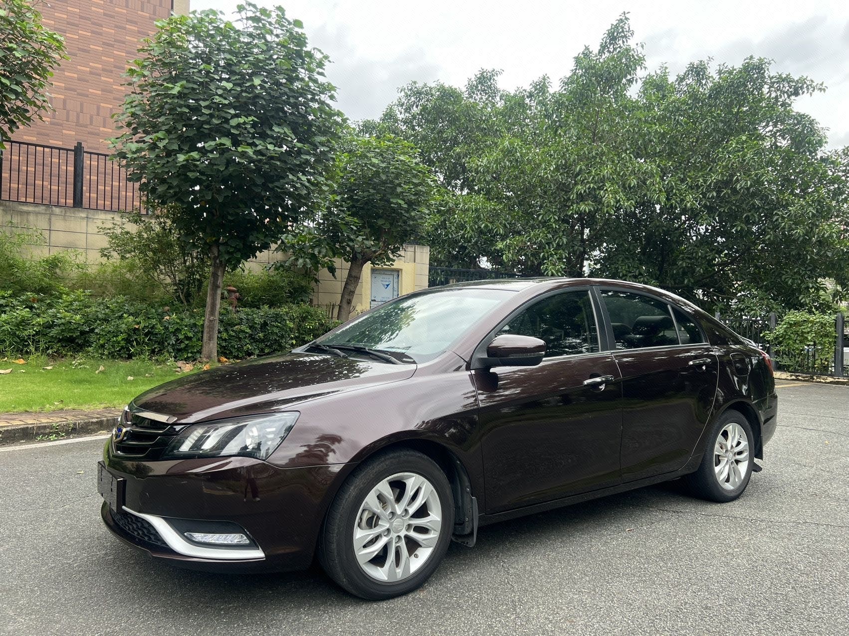 GEELY Emgrand 2015 GEELY Emgrand 2015 car image