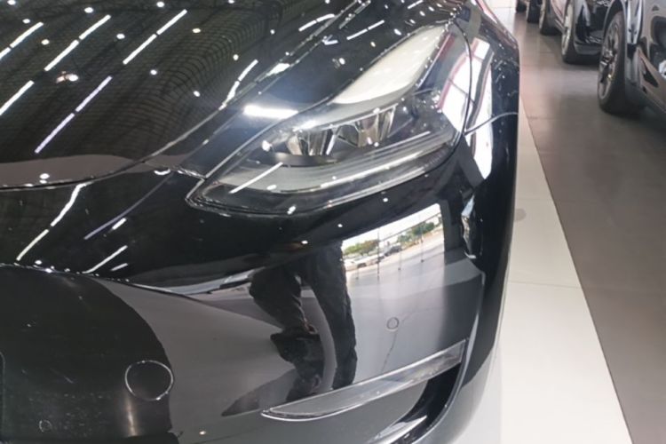 Tesla Model Y 2021 car image #23