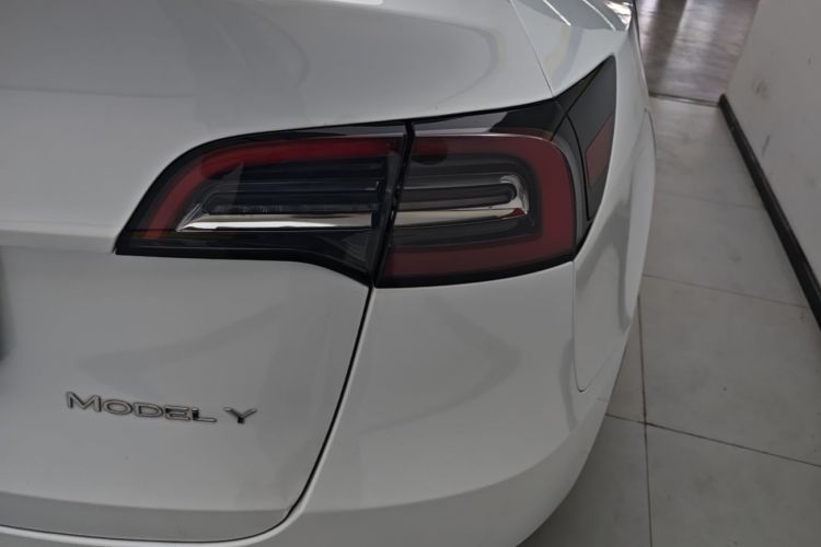Tesla Model Y 2021 #8 Tesla Model Y 2021 car image #8