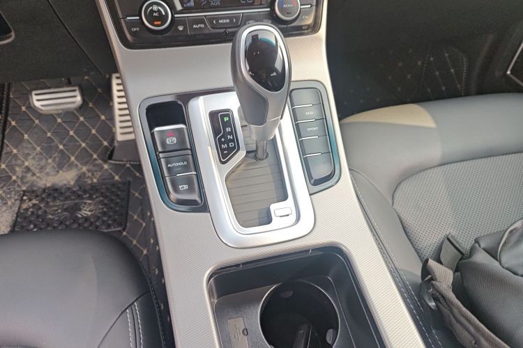 GEELY Emgrand GS 2019 صورة سيارة #14