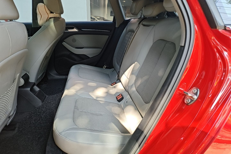 Audi A3 2019 immagine di auto #17