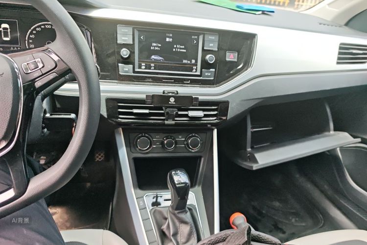 Volkswagen Polo 2021 car image #15