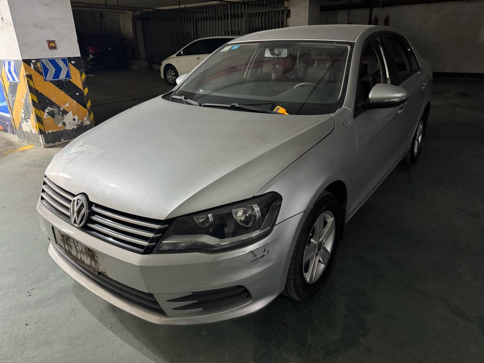 Volkswagen Bora 2013 car image 