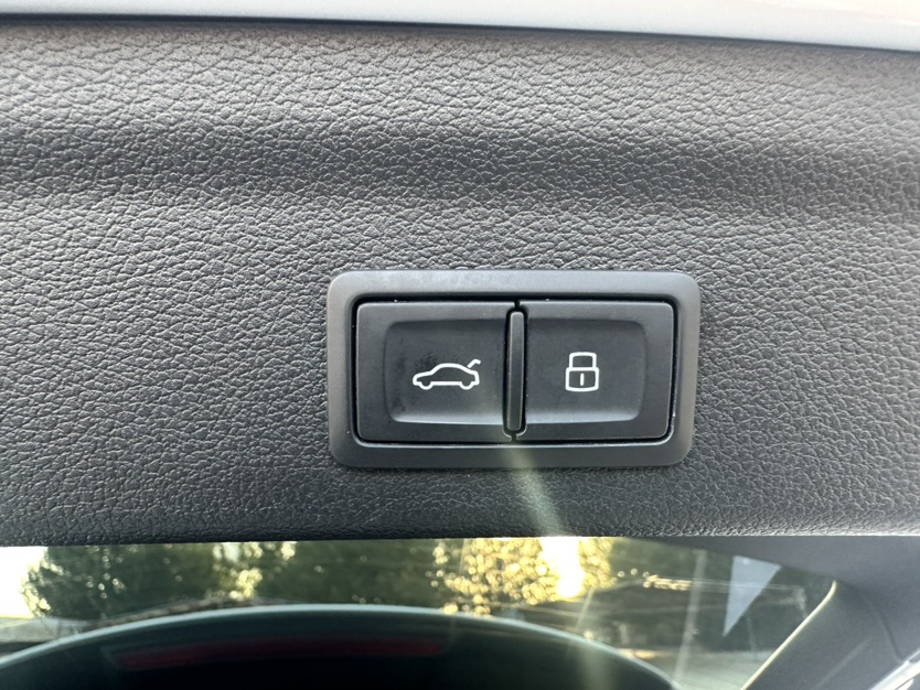 Audi Q3 2023 car image #22