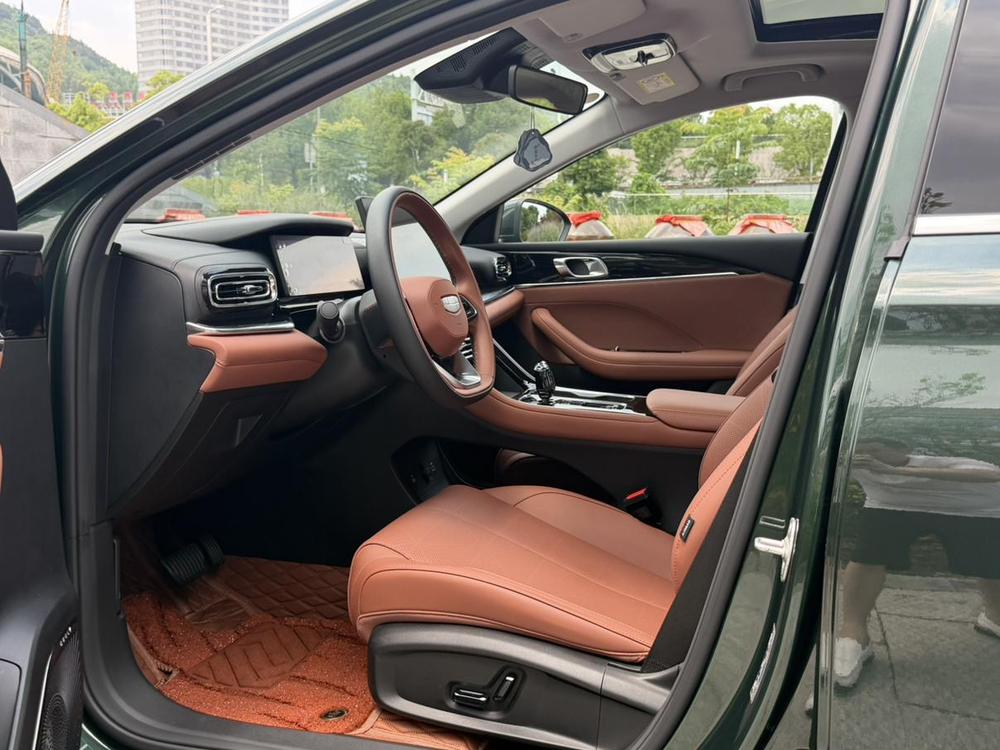 GEELY Emgrand 2025 car image #23