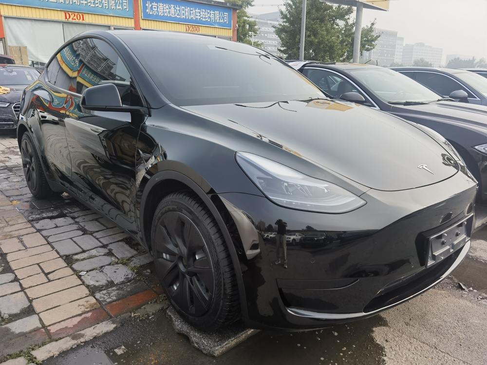 Tesla Model Y 2023 #3 Tesla Model Y 2023 car image #3