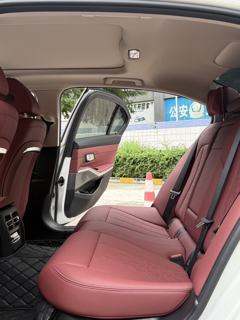 BMW i3 2025 image de voiture #18