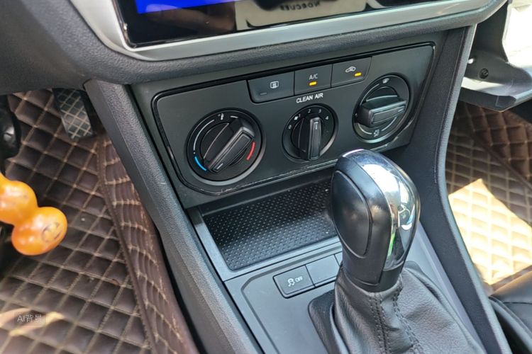 Volkswagen Lavida 2017 car image #15